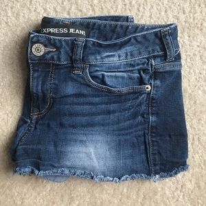 EXPRESS jean shorts size 6! NO damages